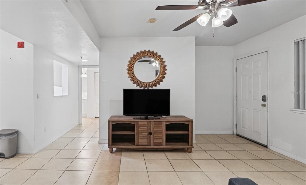 For Sale: $140,000 (2 beds, 2 baths, 888 Square Feet)