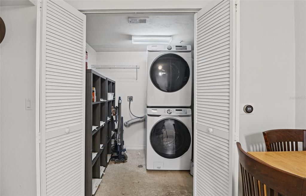 For Sale: $140,000 (2 beds, 2 baths, 888 Square Feet)