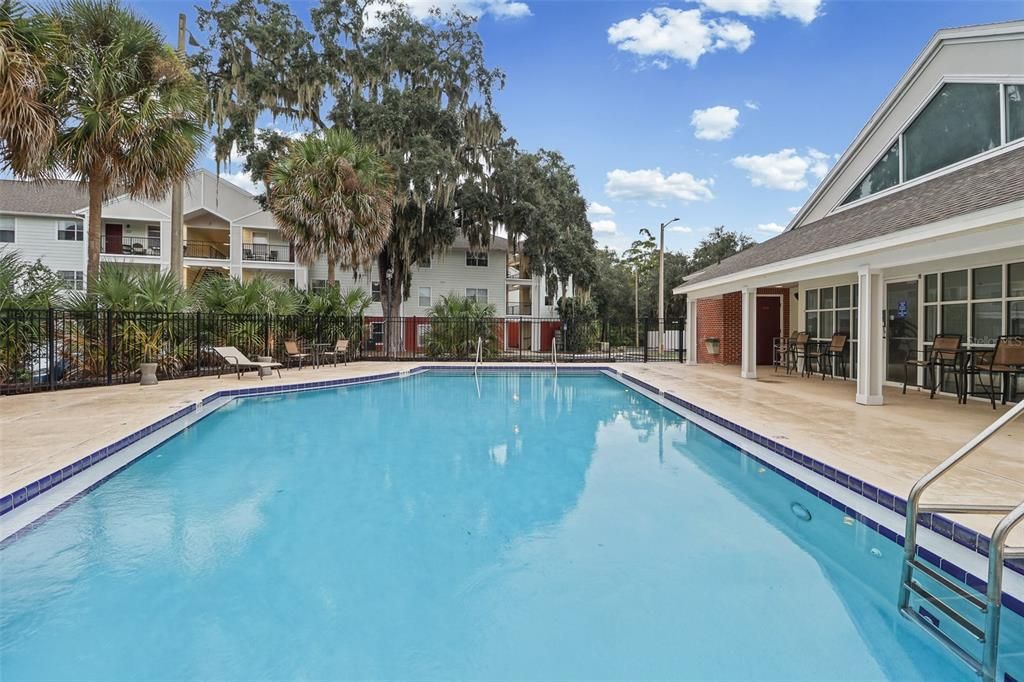 For Sale: $140,000 (2 beds, 2 baths, 888 Square Feet)