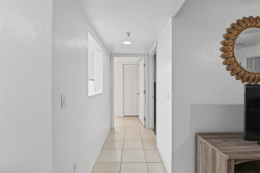 For Sale: $140,000 (2 beds, 2 baths, 888 Square Feet)
