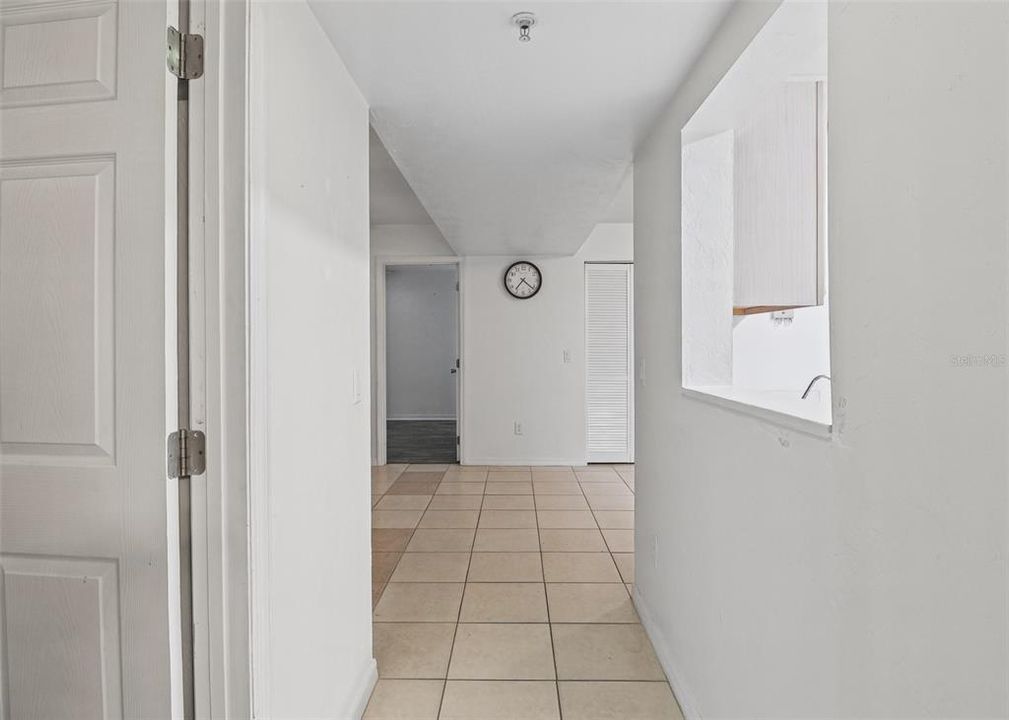 For Sale: $140,000 (2 beds, 2 baths, 888 Square Feet)