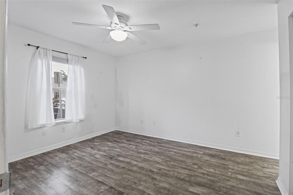 For Sale: $140,000 (2 beds, 2 baths, 888 Square Feet)