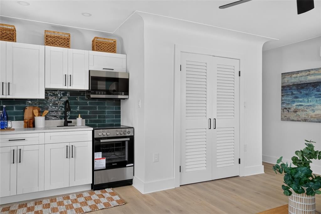 For Rent: $1,700 (0 beds, 1 baths, 500 Square Feet)