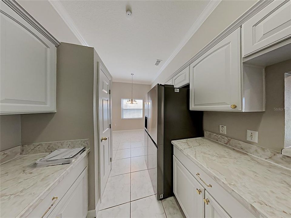 For Sale: $335,000 (3 beds, 2 baths, 1011 Square Feet)