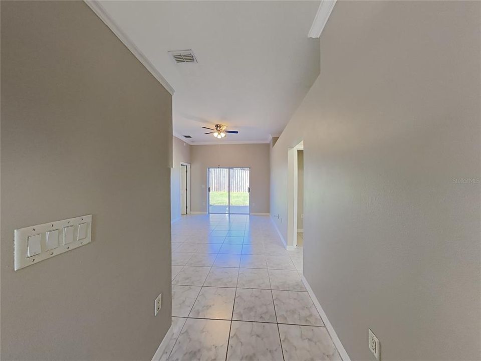 For Sale: $335,000 (3 beds, 2 baths, 1011 Square Feet)