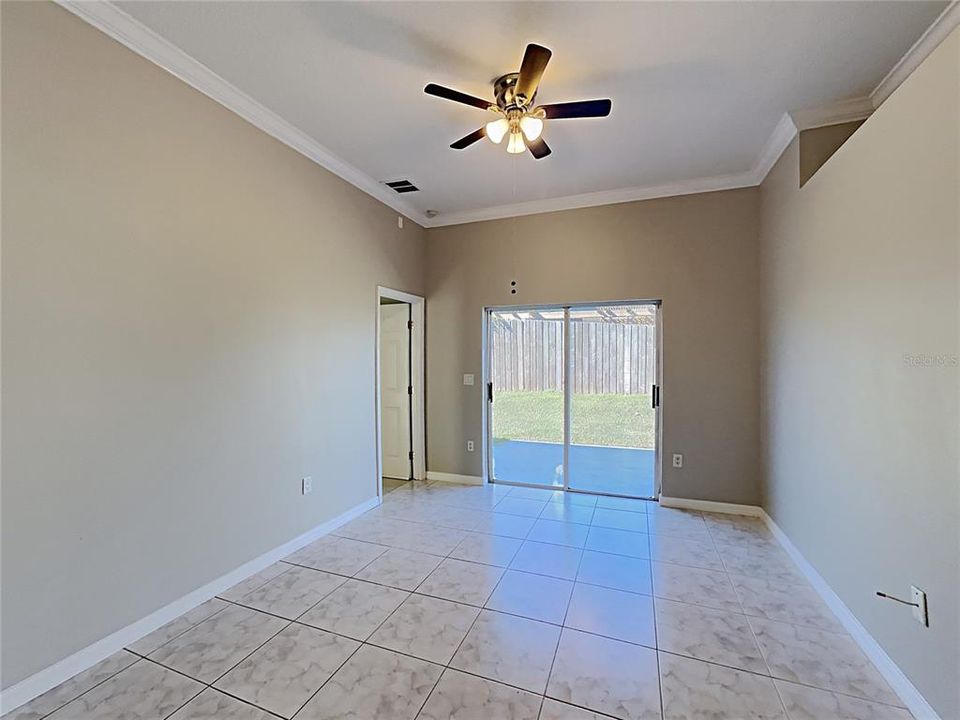 For Sale: $335,000 (3 beds, 2 baths, 1011 Square Feet)
