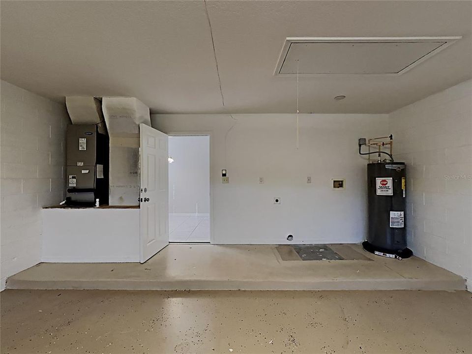 For Sale: $335,000 (3 beds, 2 baths, 1011 Square Feet)