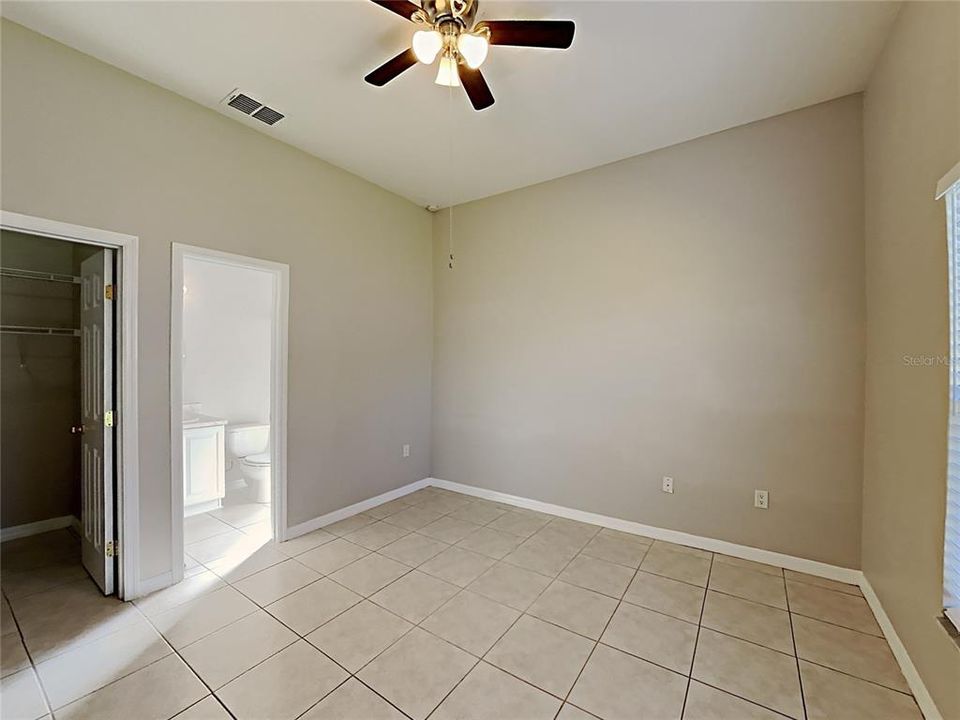For Sale: $335,000 (3 beds, 2 baths, 1011 Square Feet)