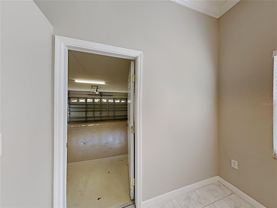 For Sale: $335,000 (3 beds, 2 baths, 1011 Square Feet)
