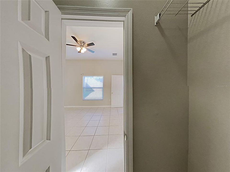 For Sale: $335,000 (3 beds, 2 baths, 1011 Square Feet)