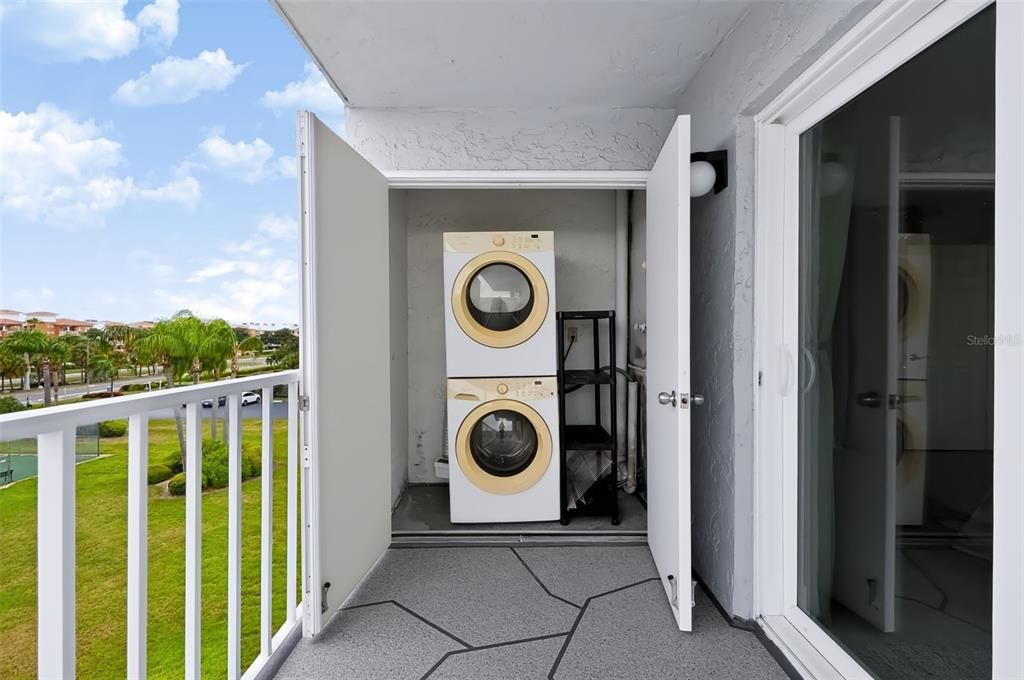 For Sale: $350,000 (2 beds, 2 baths, 1110 Square Feet)