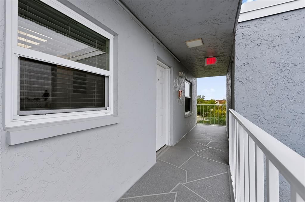 For Sale: $350,000 (2 beds, 2 baths, 1110 Square Feet)