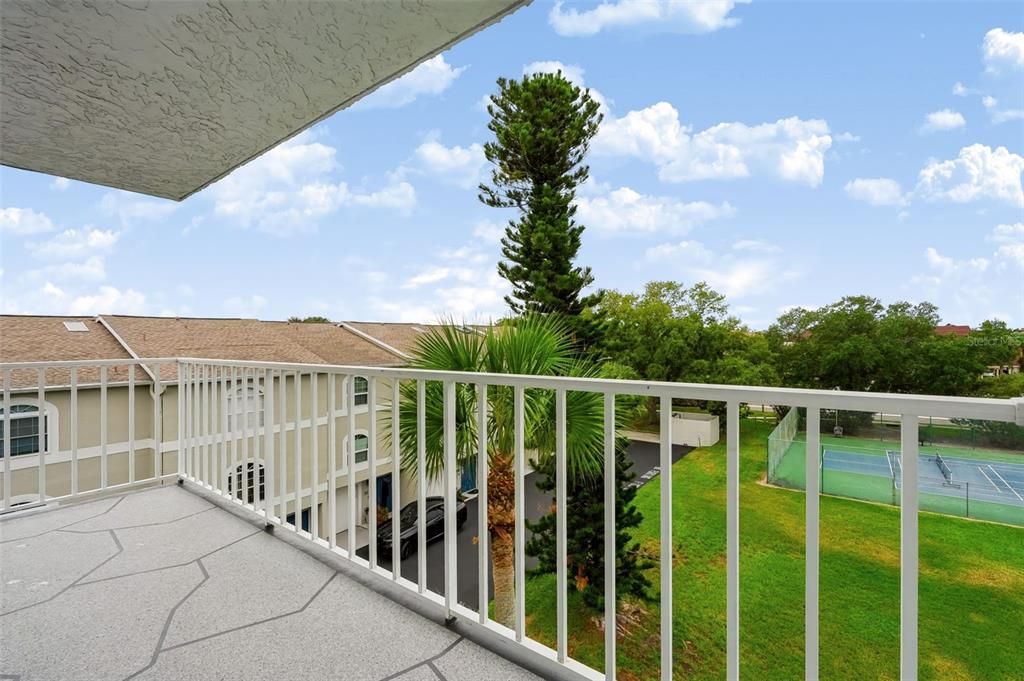 For Sale: $350,000 (2 beds, 2 baths, 1110 Square Feet)