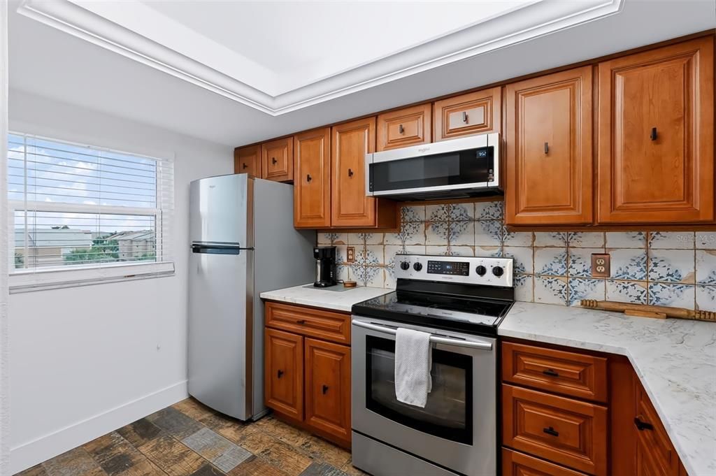 For Sale: $350,000 (2 beds, 2 baths, 1110 Square Feet)