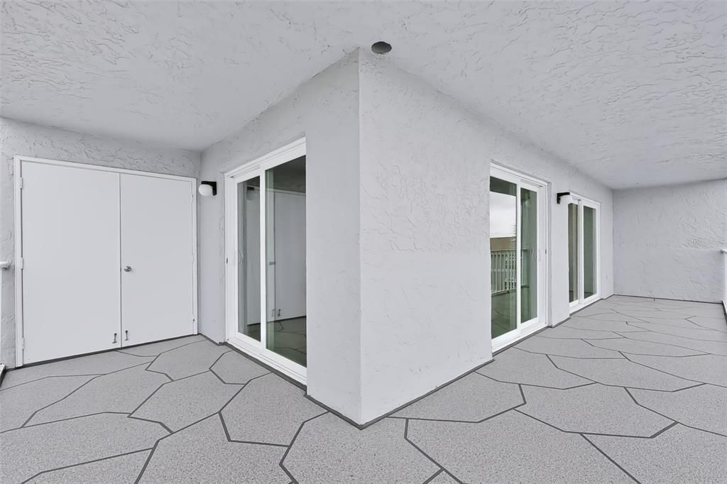 For Sale: $350,000 (2 beds, 2 baths, 1110 Square Feet)