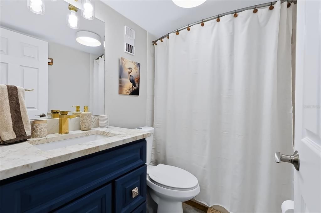 For Sale: $350,000 (2 beds, 2 baths, 1110 Square Feet)