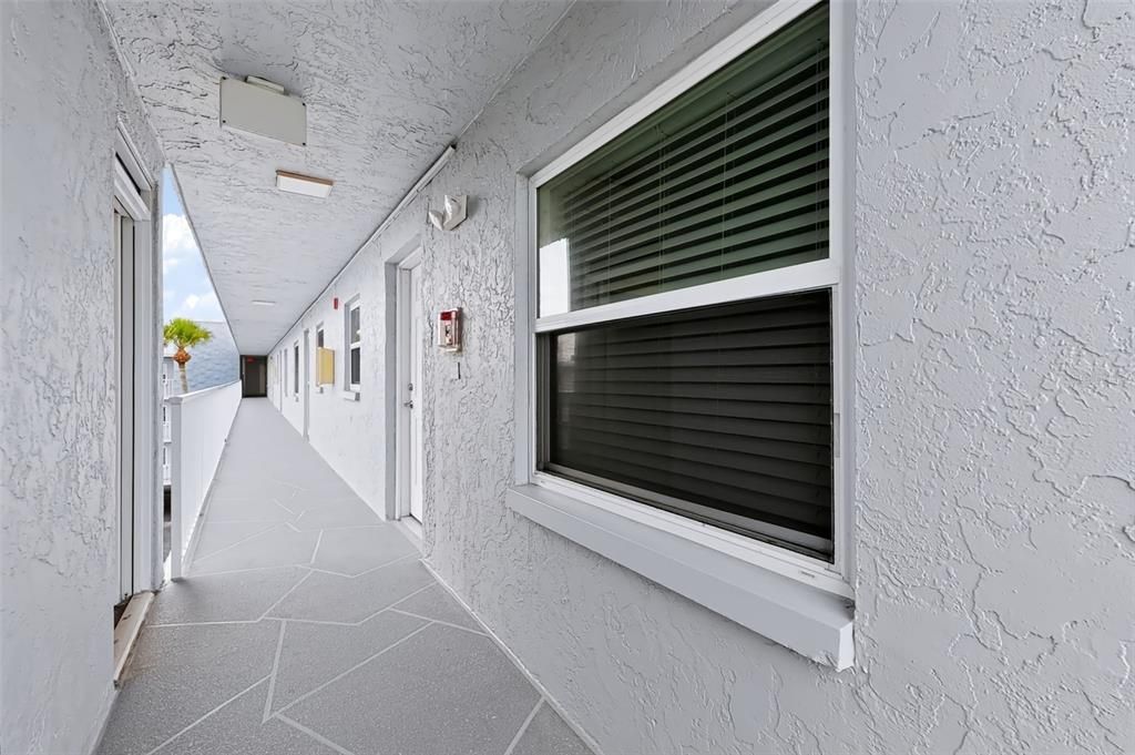For Sale: $350,000 (2 beds, 2 baths, 1110 Square Feet)