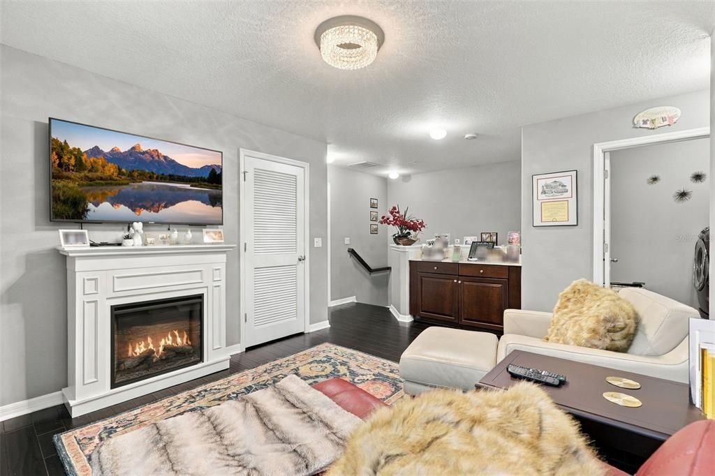 For Sale: $745,000 (3 beds, 3 baths, 2021 Square Feet)