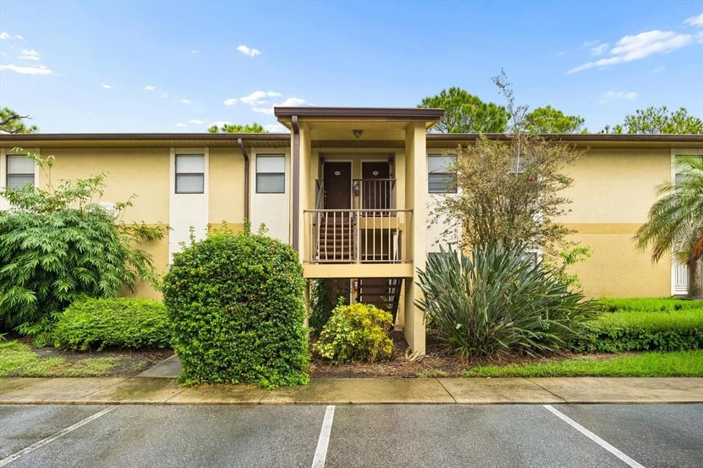 For Sale: $175,000 (2 beds, 2 baths, 901 Square Feet)