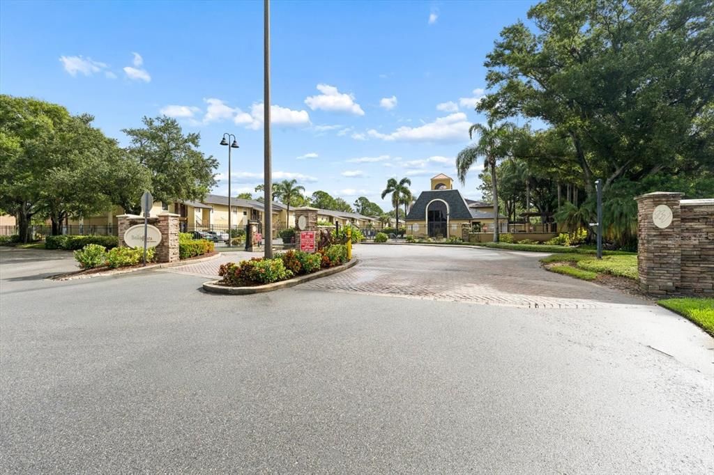 For Sale: $175,000 (2 beds, 2 baths, 901 Square Feet)