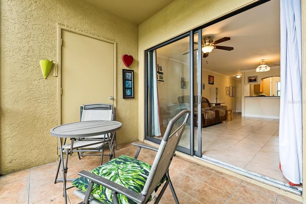 For Sale: $175,000 (2 beds, 2 baths, 901 Square Feet)