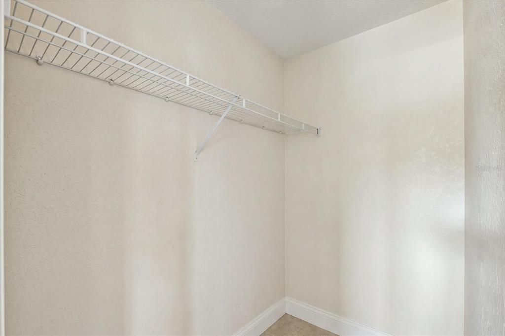 For Sale: $175,000 (2 beds, 2 baths, 901 Square Feet)