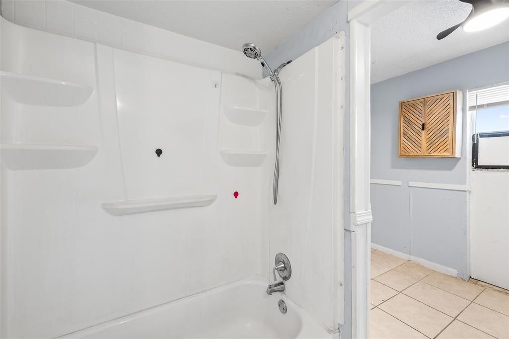В аренду: $2,800 (3 спален, 1 ванн, 1094 Квадратных фут)