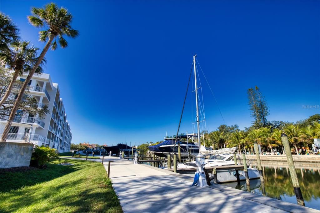 En Venta: $599,900 (1 camas, 2 baños, 858 Pies cuadrados)