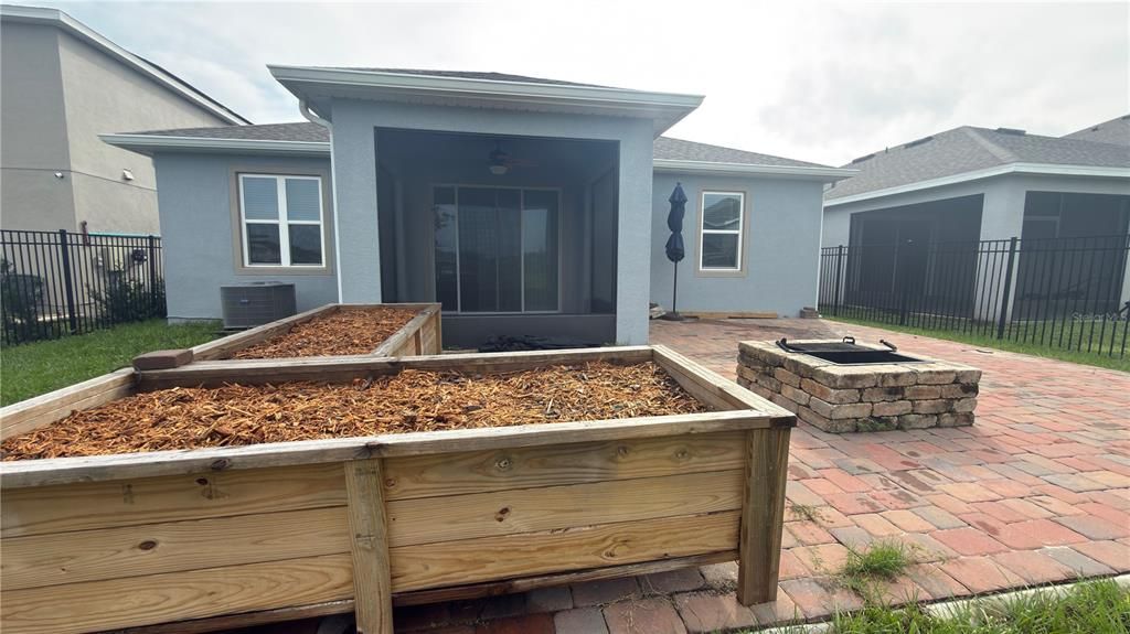 En Venta: $486,000 (4 camas, 2 baños, 1910 Pies cuadrados)