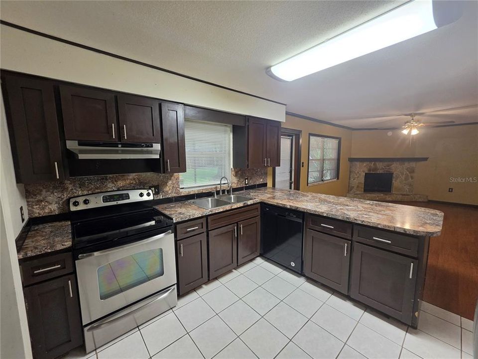 En Renta: $1,650 (3 camas, 2 baños, 1366 Pies cuadrados)