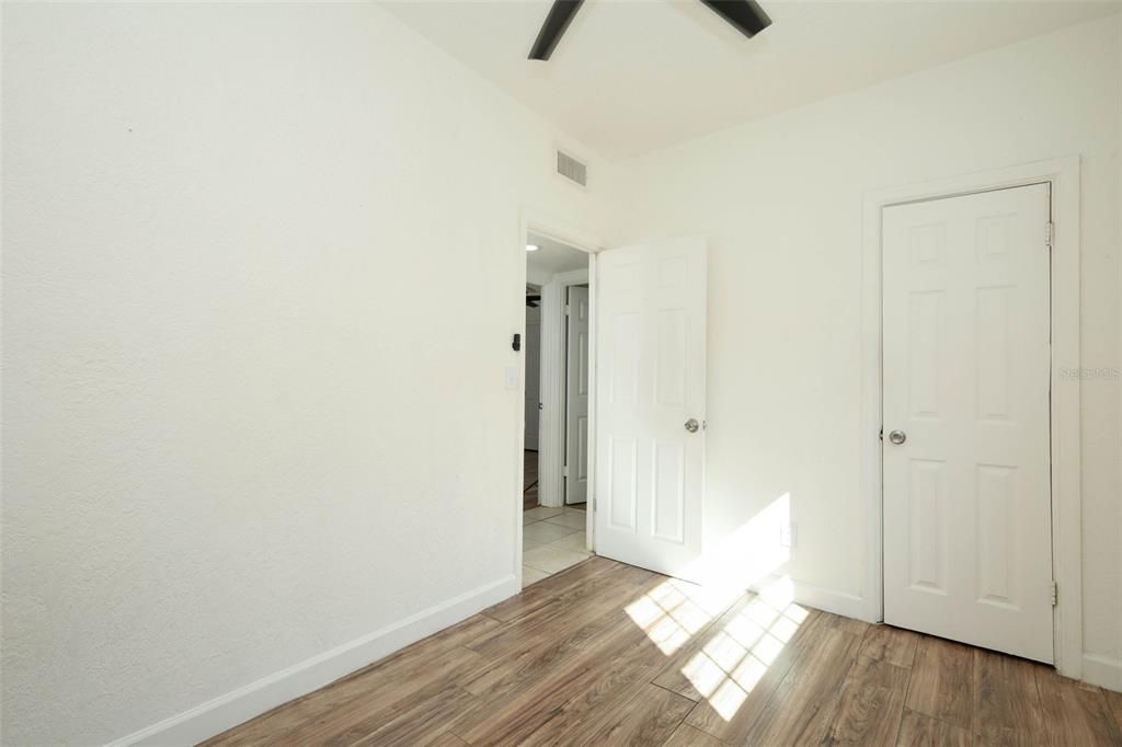 En Venta: $299,900 (3 camas, 2 baños, 1404 Pies cuadrados)