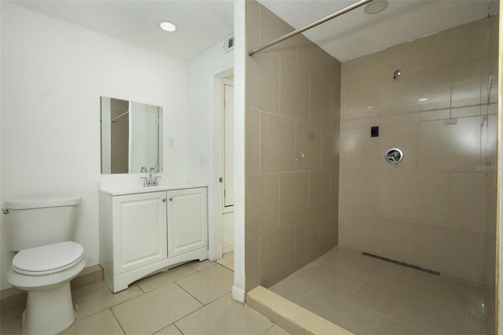 En Venta: $299,900 (3 camas, 2 baños, 1404 Pies cuadrados)