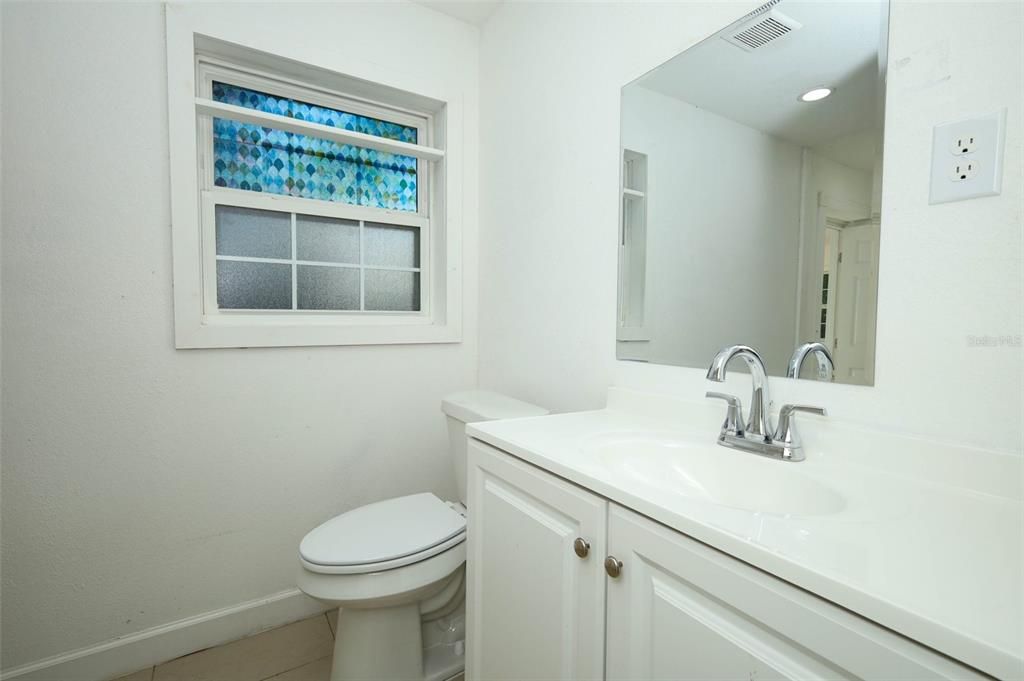 En Venta: $299,900 (3 camas, 2 baños, 1404 Pies cuadrados)