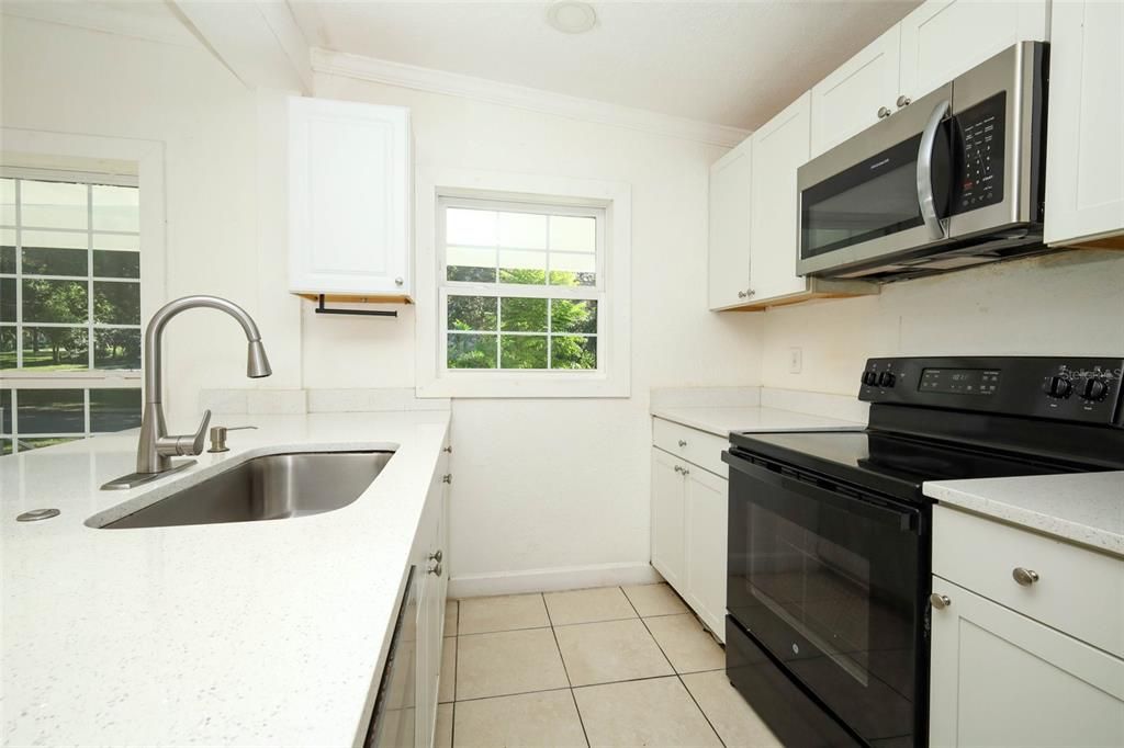 En Venta: $299,900 (3 camas, 2 baños, 1404 Pies cuadrados)