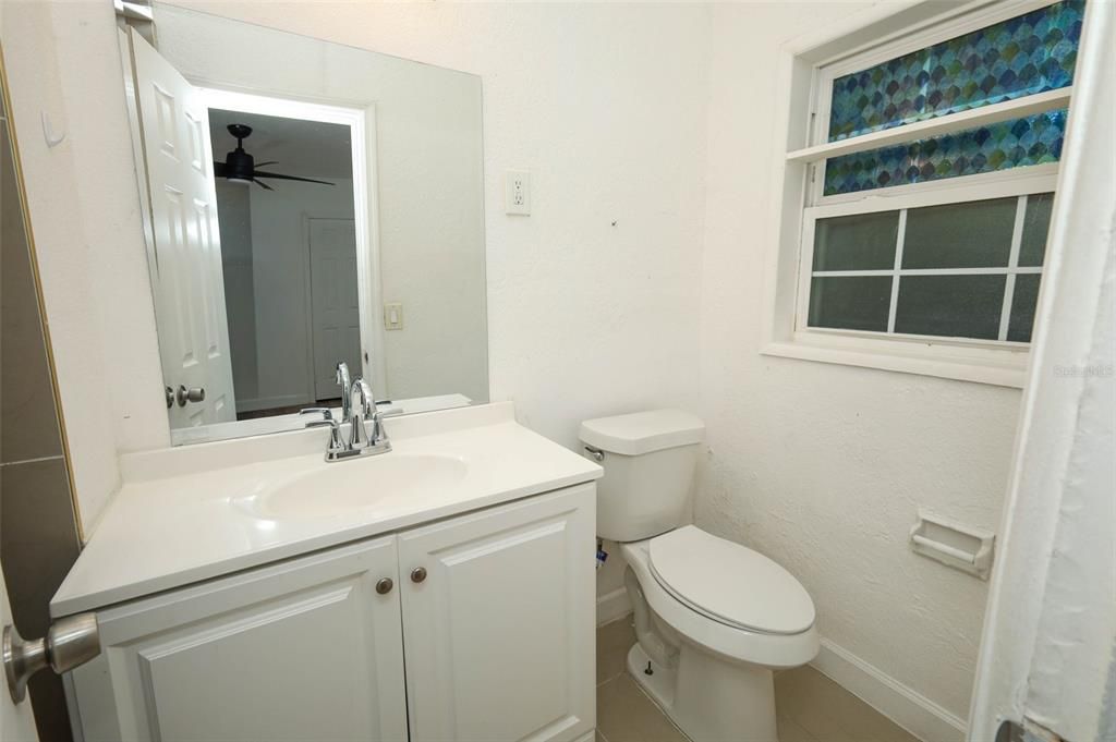 En Venta: $299,900 (3 camas, 2 baños, 1404 Pies cuadrados)