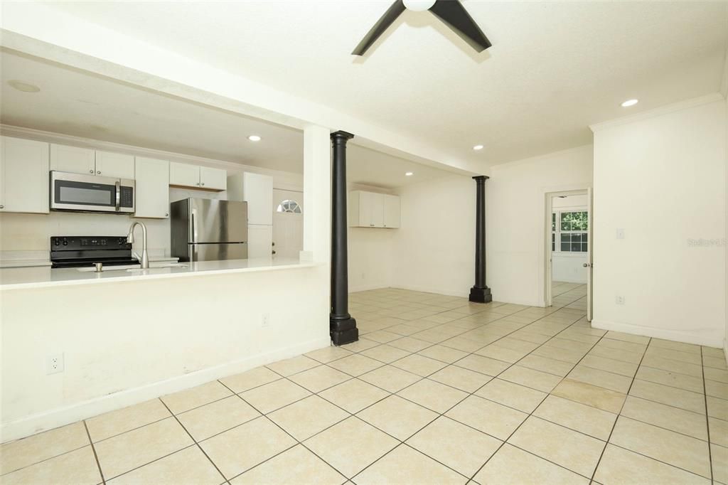 En Venta: $299,900 (3 camas, 2 baños, 1404 Pies cuadrados)