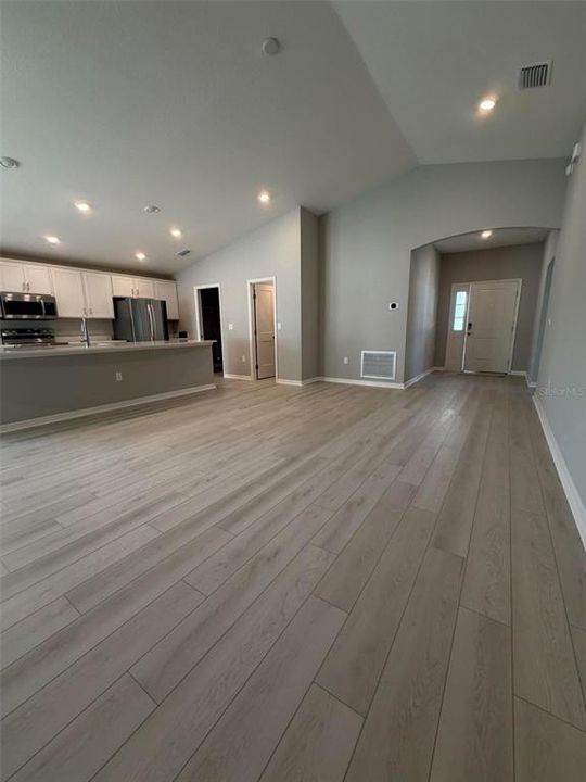 En Renta: $2,650 (4 camas, 2 baños, 1819 Pies cuadrados)
