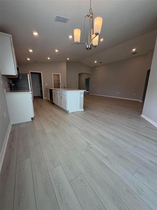 En Renta: $2,650 (4 camas, 2 baños, 1819 Pies cuadrados)