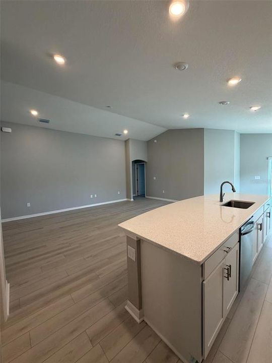 En Renta: $2,650 (4 camas, 2 baños, 1819 Pies cuadrados)