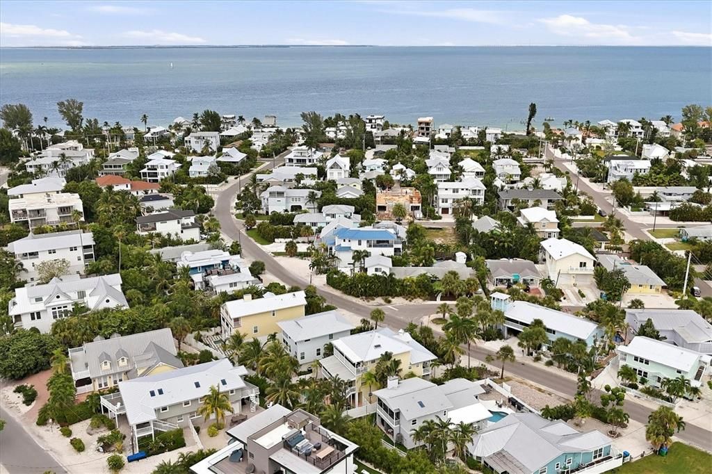 En Venta: $1,999,000 (3 camas, 2 baños, 1984 Pies cuadrados)