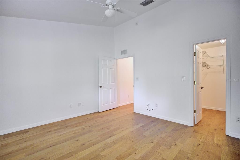 На продажу: $199,900 (2 спален, 2 ванн, 1344 Квадратных фут)