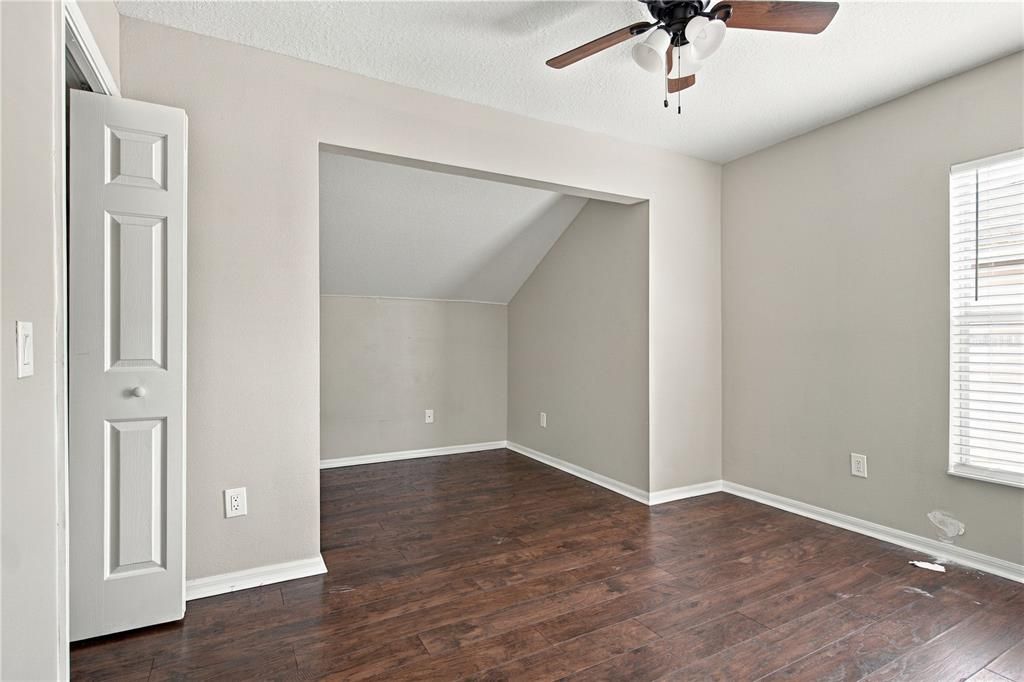 En Venta: $359,900 (4 camas, 2 baños, 2164 Pies cuadrados)