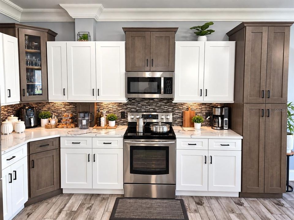 For Sale: $279,900 (3 beds, 2 baths, 1768 Square Feet)