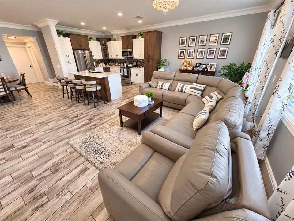 For Sale: $279,900 (3 beds, 2 baths, 1768 Square Feet)