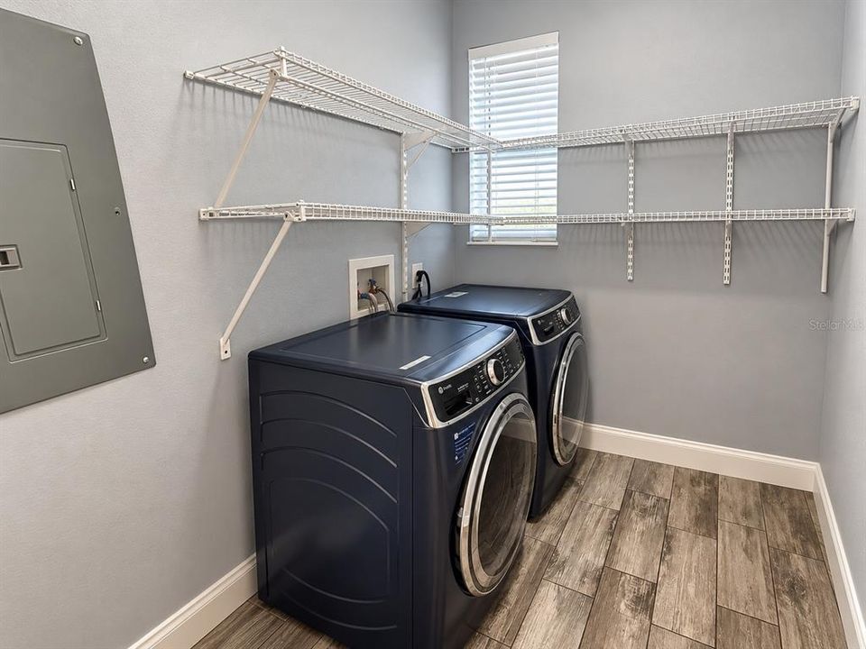 For Sale: $279,900 (3 beds, 2 baths, 1768 Square Feet)