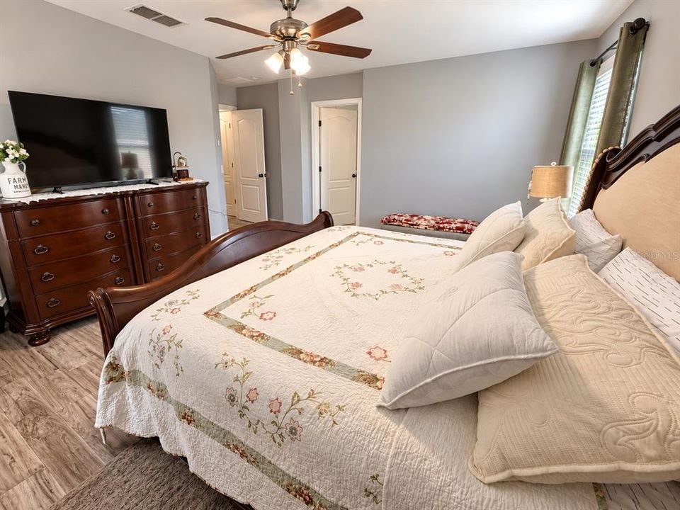 For Sale: $279,900 (3 beds, 2 baths, 1768 Square Feet)