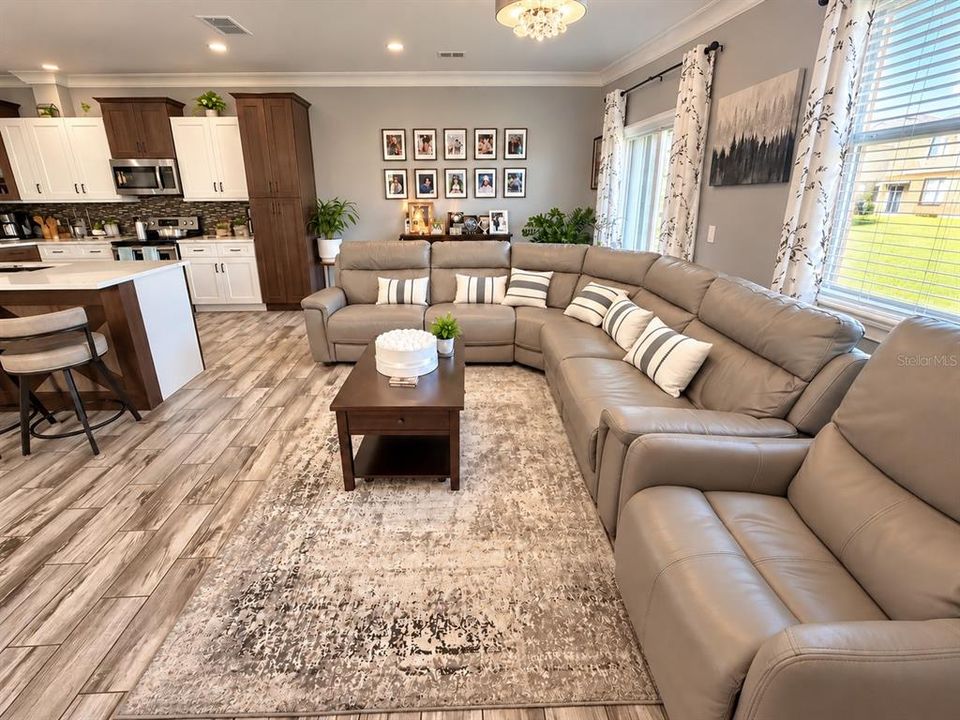 For Sale: $279,900 (3 beds, 2 baths, 1768 Square Feet)