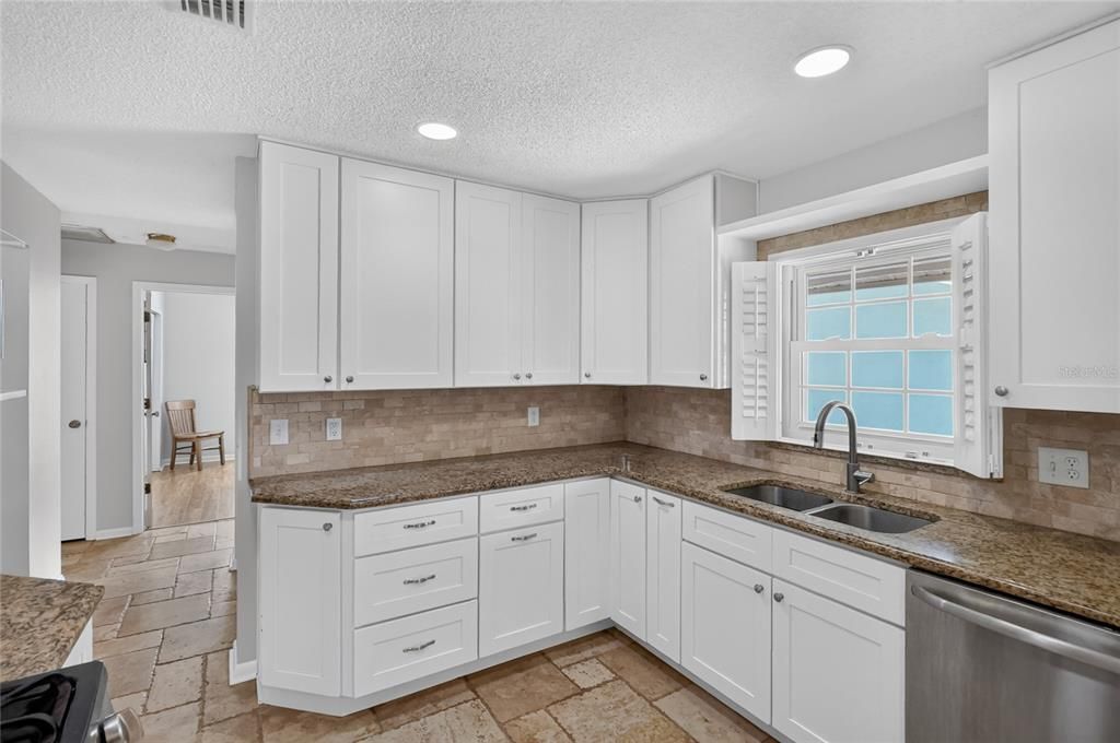 Activo con contrato: $275,000 (3 camas, 2 baños, 1408 Pies cuadrados)