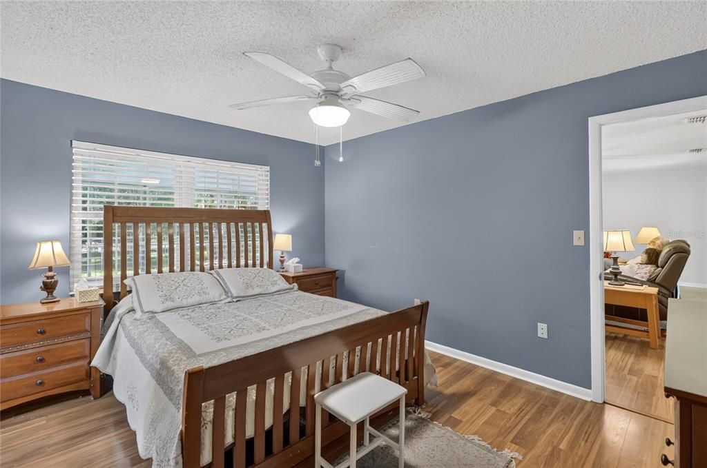 Activo con contrato: $275,000 (3 camas, 2 baños, 1408 Pies cuadrados)