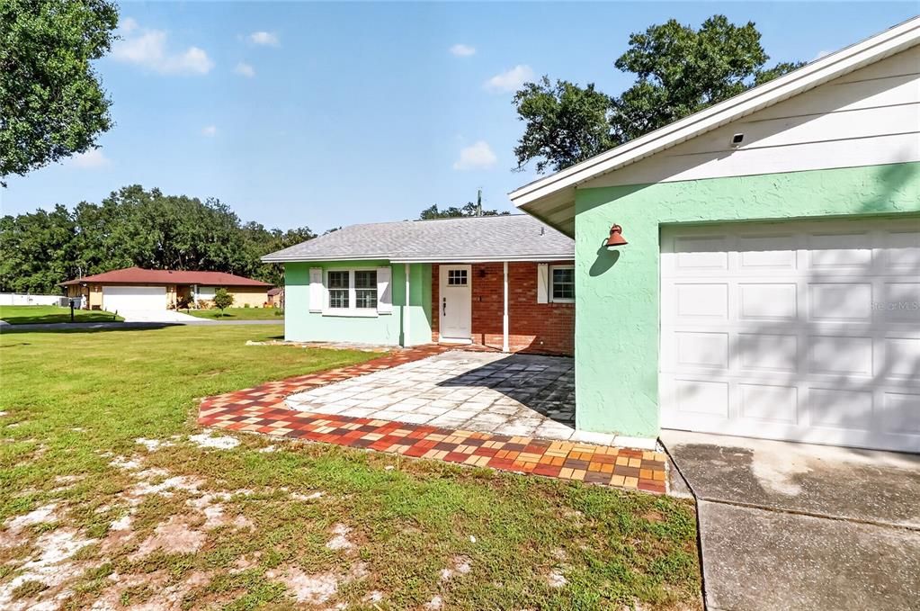Activo con contrato: $275,000 (3 camas, 2 baños, 1408 Pies cuadrados)